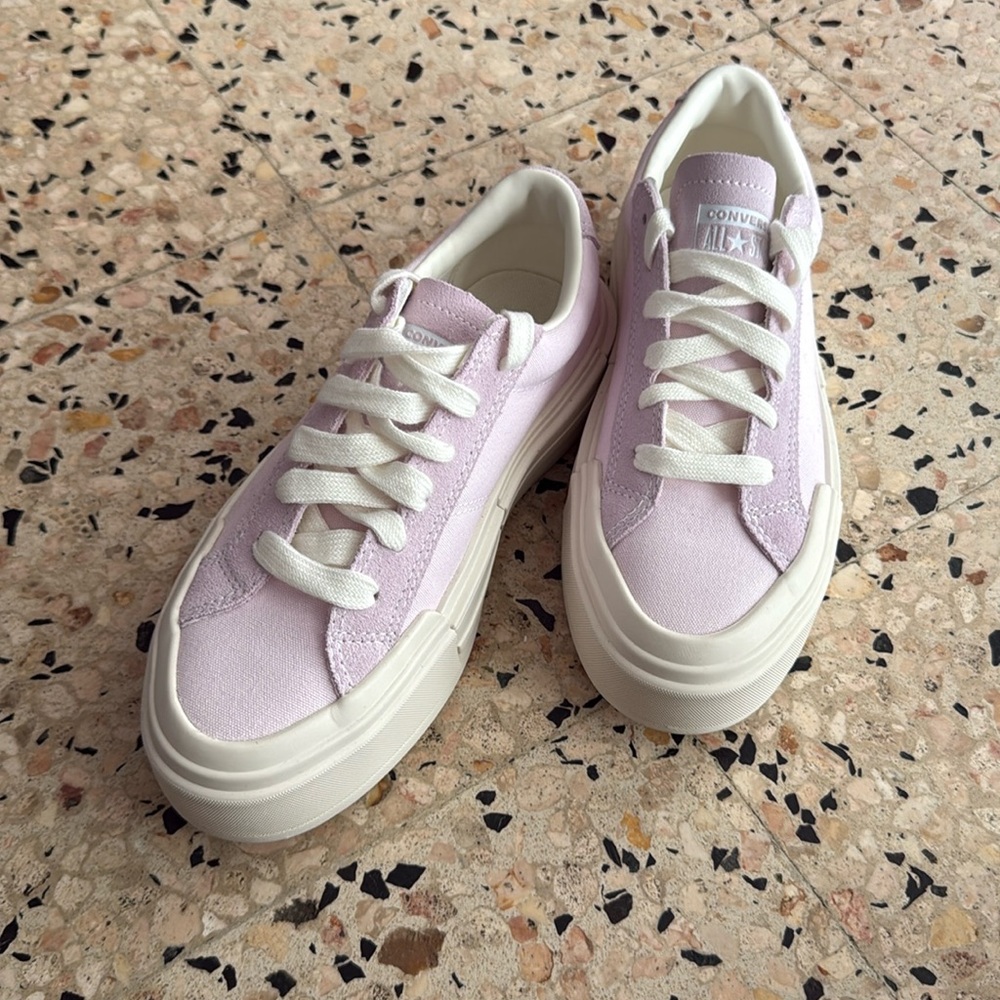 NEW Converse Chuck Taylor All Star Cruise High Top - Size 9